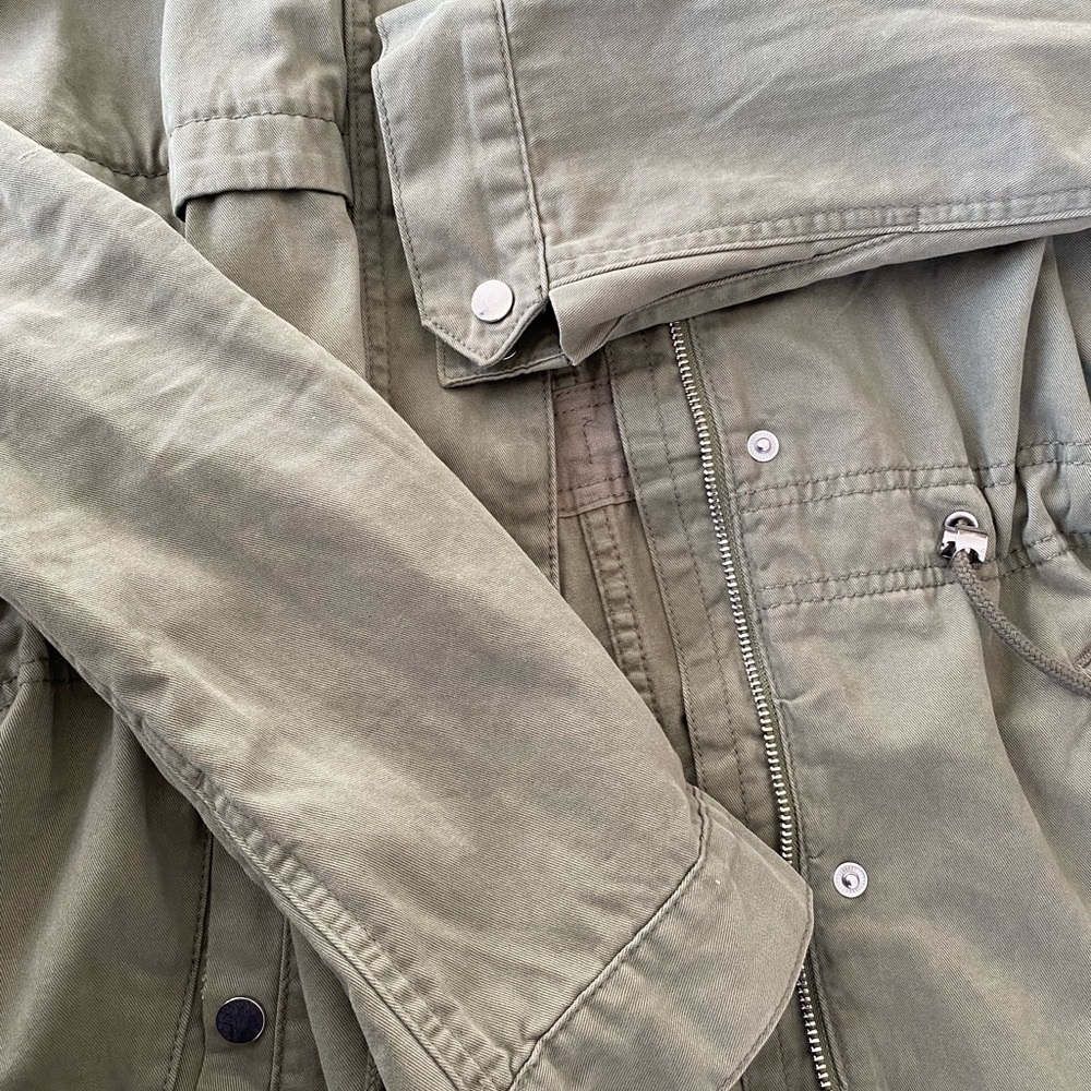 H&M women’s size 8 olive green - adjustable jacket - Picture 5 of 6